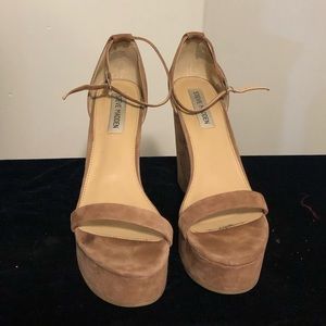 Succeed Tan Suede, Size 8.5